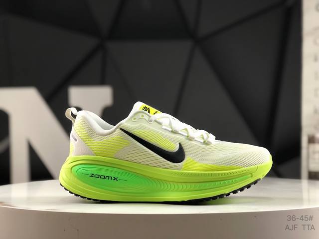 真标带半码 耐克 Nike Vomero 18 耐克 舒适减震防滑 低帮跑步鞋 全掌Reactx泡绵中底 前掌和后跟还配备了Air Zoom气垫单元 据说跑起来