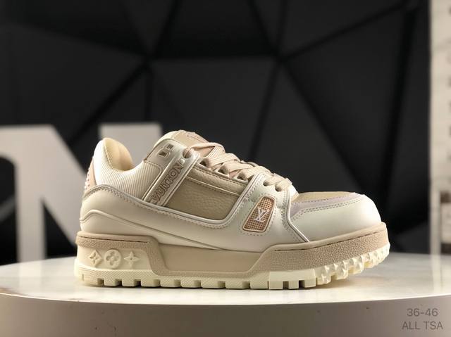 路易威登 Louis Vuitton Lv路易威登板鞋 乘风破浪的姐姐争先种草款,舒适透明底和百搭性霸屏整个时尚娱乐圈，正品1:1套楦复刻，细节调整完美主义！鞋