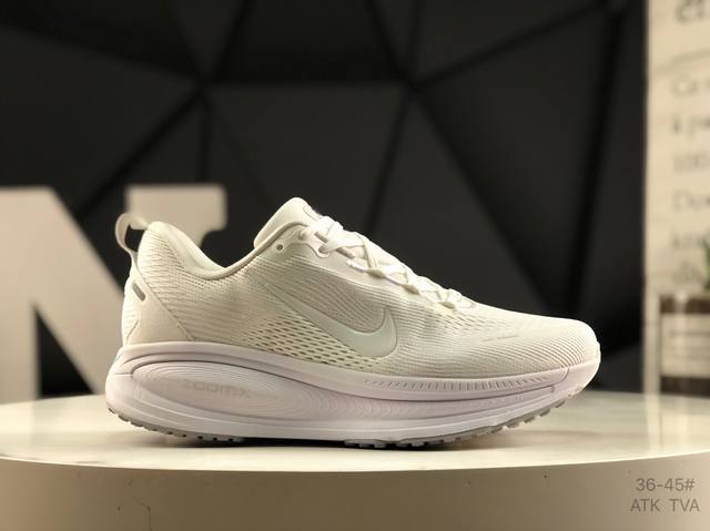 真标带半码 耐克 Nike Vomero 18 耐克 舒适减震防滑 低帮跑步鞋 全掌Reactx泡绵中底 前掌和后跟还配备了Air Zoom气垫单元 据说跑起来