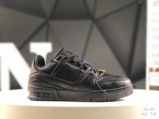 路易威登 Louis Vuitton Lv路易威登板鞋 乘风破浪的姐姐争先种草款,舒适透明底和百搭性霸屏整个时尚娱乐圈，正品1:1套楦复刻，细节调整完美主义！鞋