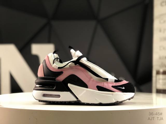 耐克 Nike 耐克 这款Nike Air Max Furyosa采用全新版型设计融入90年代Airmax鞋款缤纷美学的同时不失当今Nike鞋款的出众舒适度。其