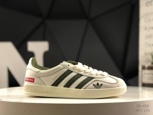 公司级带半码 阿迪达斯 Adidas Samba Og 经典鞋款 Adidas 近70年的经典Samba Og 修长的鞋楦,略微尖尖的鞋头,翻毛皮的鞋头拼接,这