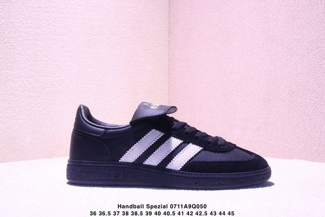 性价比版本Ad Handball Spezial 复古休闲板鞋 #全鞋采用反毛皮制作 牛筋耐磨大底 承载青春情怀的板鞋 经典三条杠装饰鞋侧 品牌辨识度清晰 货号
