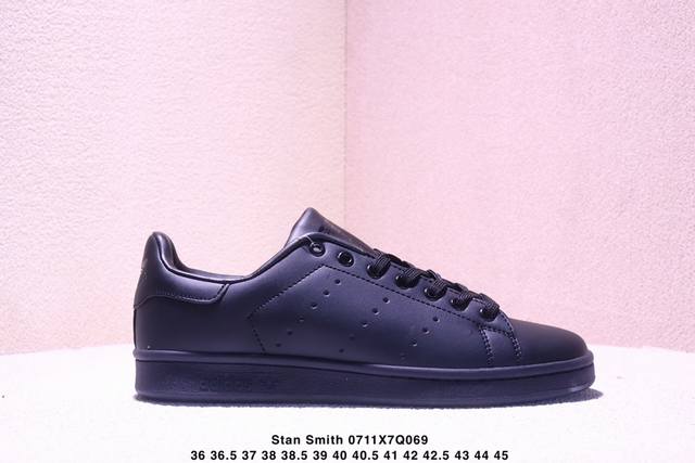 阿迪达斯Ad Originals Stan Smith 史密斯 全黑 复古时尚舒适运动休闲板鞋 原楦原纸板开发 全鞋头层皮料打造 区别市面普通真标版本 鞋身侧面