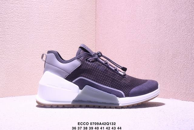 公司级Ecco爱步 Golf S-Three 拼接鞋面 网面透气 轻便 城市休闲健步鞋 Xm0709Q132