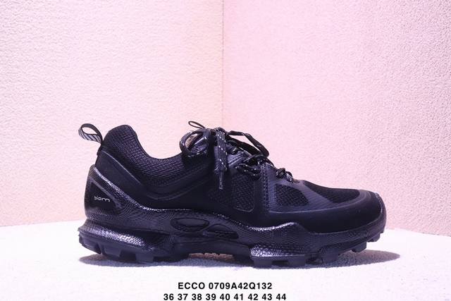 公司级Ecco爱步 Golf S-Three 拼接鞋面 网面透气 轻便 城市休闲健步鞋 Xm0709Q132
