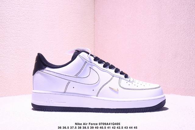 耐克 Nike Air Force 1 ’07 空军一号低帮百搭休闲运动板鞋。柔软、弹性十足的缓震性能和出色的中底设计，横跨复古与现代的外型结合，造就出风靡全球