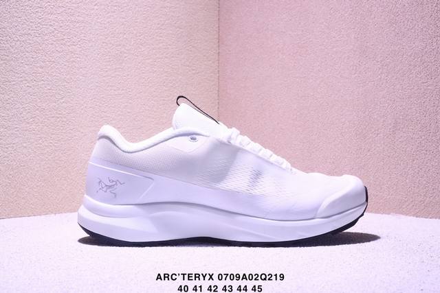 始祖鸟 Arc’Teryx Aerios Gxt登山靴 防水加强版男士系列加强版户外防水帮登山鞋徒步鞋 Arc Teryx 始祖鸟 始创于1989年的加拿大，其