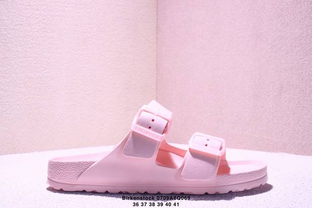 德国百年知名鞋履品牌 博肯Birkenstock 勃肯拖鞋系列凉拖鞋休闲沙滩凉鞋 广东原产#采用质地柔软牛皮革 中底搭载缓震软木橡胶 外置Eva轻量片装外底。
