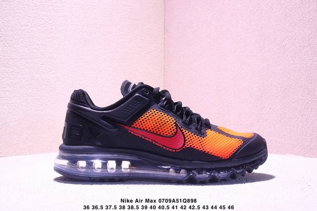 公司级Nike Air Max 2013 联名气垫跑鞋 整体依旧以Stussy标志性的麻布编织材质覆盖 鞋身大面积采用了网眼材质为主 并且后跟部分还带有反勾Sw