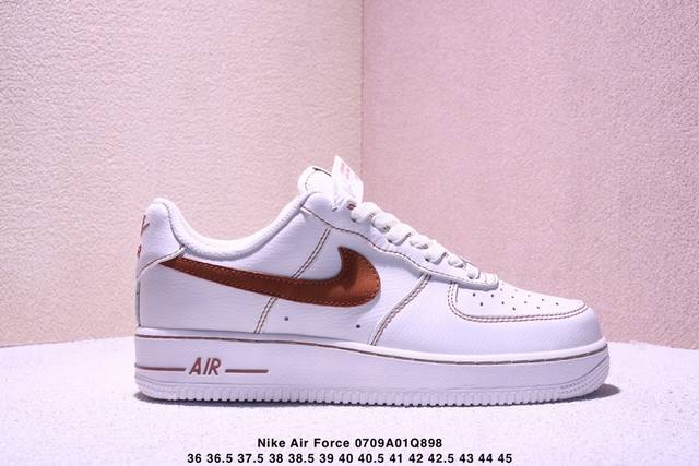 耐克 空军一号 Af1厚底增高运动板鞋 经典低帮百搭休闲运动板鞋“丝绸”以丝绸面料包覆鞋面，于其中注入中国风纹路和刺绣设计，最后搭载橡胶大底增添细节和耐用度。柔