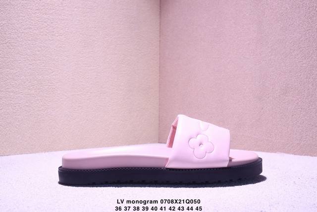 Lv路易威登L家驴牌Monogram 浮雕 拖鞋 本季，Waterfront 凉拖焕新回归，鞋面扣带压印路易威登标志性的 Monogram 图案 尺码：36-4