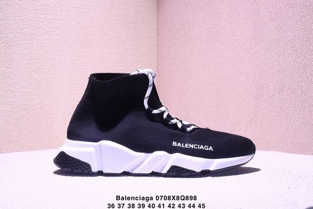巴黎世家Balenciaga 巴黎袜子鞋 太多的词汇来形容这款鞋子了 轻便 舒适穿着方便让它备受青睐 更是各大明星们的最爱 如果说之前的袜子鞋不够运动 那么这双