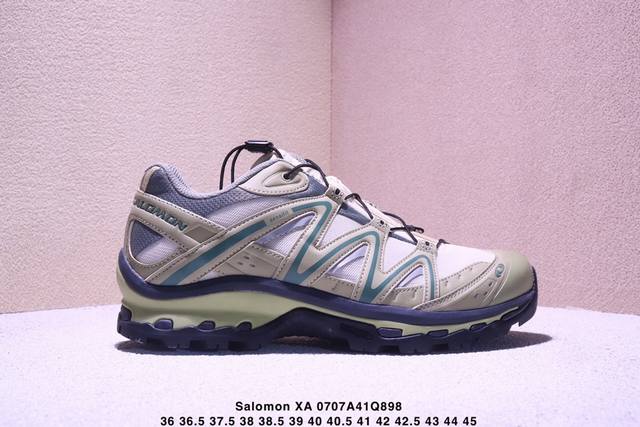 公司级Salomon Xa Pro 3D萨洛蒙户外越野跑鞋 鞋面采用Sensifit贴合技术 全方位贴合包裹脚型 鞋跟部鞋底牵引设计 提供强大的抓地性能 更适应