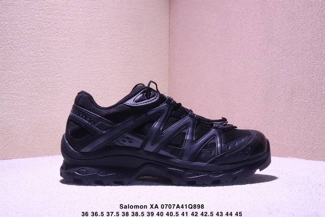 公司级Salomon Xa Pro 3D萨洛蒙户外越野跑鞋 鞋面采用Sensifit贴合技术 全方位贴合包裹脚型 鞋跟部鞋底牵引设计 提供强大的抓地性能 更适应