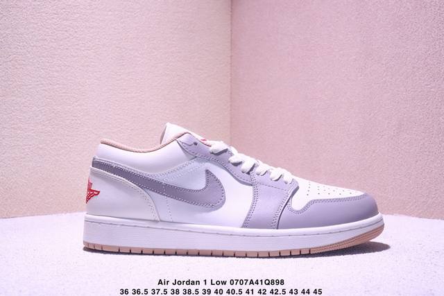 Nike Air Jordan 1 Low Aj1乔1低帮休闲板鞋 同步官方配色 头层皮打造 正确满胶鞋垫 四线拉帮 原厂织唛标 鞋舌高弹海绵填充 官方货号:D