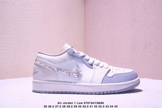 Nike Air Jordan 1 Low Aj1乔1低帮休闲板鞋 同步官方配色 头层皮打造 正确满胶鞋垫 四线拉帮 原厂织唛标 鞋舌高弹海绵填充 官方货号:D