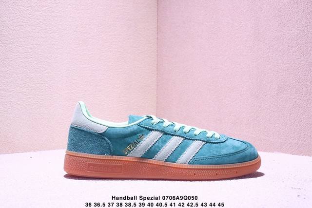 性价比版本Ad Handball Spezial 复古休闲板鞋 #全鞋采用反毛皮制作 牛筋耐磨大底 承载青春情怀的板鞋 经典三条杠装饰鞋侧 品牌辨识度清晰 货号