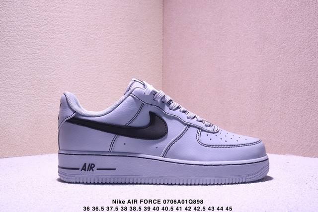 真标耐克Nike Air Force 7空军一号低帮百搭休闲运动板鞋。柔软、弹性十足的缓震性能和出色的中底设计，横跨复古与现代的外型结合，造就出风靡全球三十多年