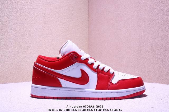 真标Nike Air Jordan 1 Low Aj1乔1低帮休闲板鞋 同步官方配色 官方货号:553558-039 Size:36 36.5 37.5 38