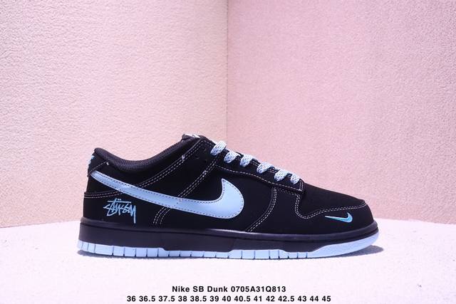 耐克Nike Sb Zoom Dunk Low 板鞋 系列经典百搭休闲运动板鞋加厚鞋舌的填充，使舒适性大大提升，同时也更方便穿脱中底部分则加入了脚感柔软舒适Zo