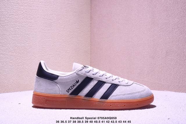 真标Adidas Handball Spezial 官方正确版本 阿迪达斯经典款 复古休闲板鞋 全鞋采用反毛皮制作 牛筋耐磨大底 承载青春情怀的板鞋 经典三条杠