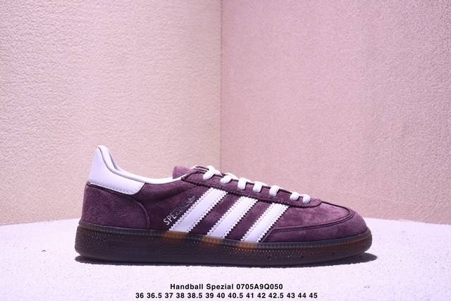 真标Adidas Handball Spezial 官方正确版本 阿迪达斯经典款 复古休闲板鞋 全鞋采用反毛皮制作 牛筋耐磨大底 承载青春情怀的板鞋 经典三条杠