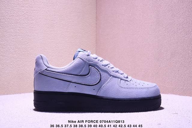 真标耐克Nike Air Force 7空军一号低帮百搭休闲运动板鞋。柔软、弹性十足的缓震性能和出色的中底设计，横跨复古与现代的外型结合，造就出风靡全球三十多年