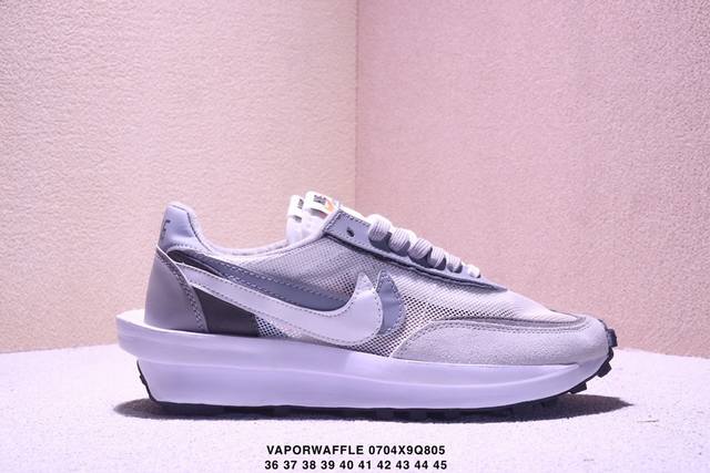 Nike 耐克 Vaporwaffle Sacai 时尚潮流 舒适耐磨 休闲防滑华夫跑鞋 Xm0704Q805