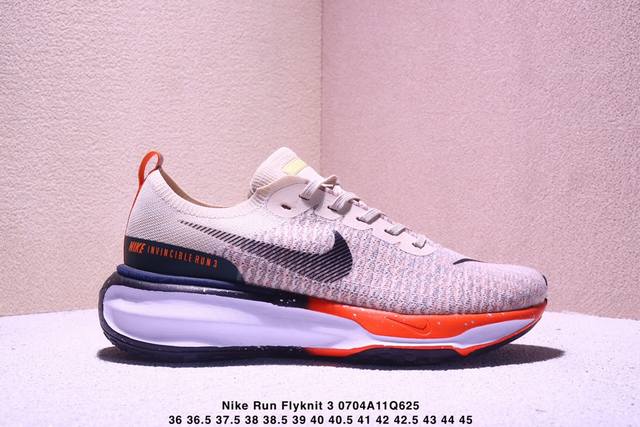 Nike 耐克 原楦原纸版开发，采用外露式Flyknit飞织面料鞋面材质，搭载Zoomx轻盈泡棉缓震科技中底，防滑缜密块状橡胶外底全新升级改款，耐克Nike Z