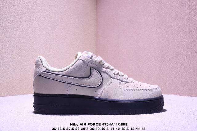 真标耐克Nike Air Force 7空军一号低帮百搭休闲运动板鞋。柔软、弹性十足的缓震性能和出色的中底设计，横跨复古与现代的外型结合，造就出风靡全球三十多年