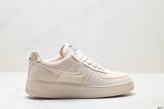 真标耐克Nike Air Force 7空军一号低帮百搭休闲运动板鞋。柔软、弹性十足的缓震性能和出色的中底设计，横跨复古与现代的外型结合，造就出风靡全球三十多年