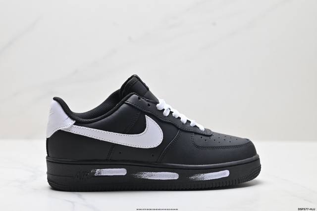 真标耐克Nike Air Force 7空军一号低帮百搭休闲运动板鞋。柔软、弹性十足的缓震性能和出色的中底设计，横跨复古与现代的外型结合，造就出风靡全球三十多年