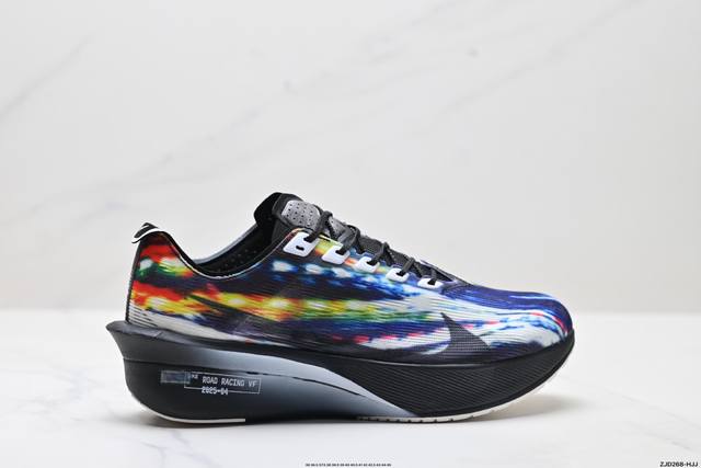 公司级Nike Zoomx Vaporfly Next% 4耐克 轻量化 网面透气运动鞋 真碳版本 这款新一代最强跑鞋在鞋面和鞋底都进行了全方位升级鞋面使用了全