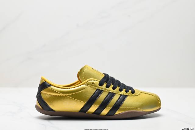 公司级Adidas Tokyo W 阿迪达斯 舒适百搭经典休闲运动鞋 鞋面设计舒适贴合脚面 同时采用柔软材质 穿着轻便舒适 侧面刻有金色的标志 增添辨识度 超薄