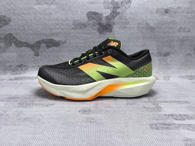New Balance Rebel Fuelcell Rebel V4 舒适时尚织物减震耐磨低帮马拉松轻量化跑步鞋 Nb新百伦于 年夏天首次发布了 Rebel