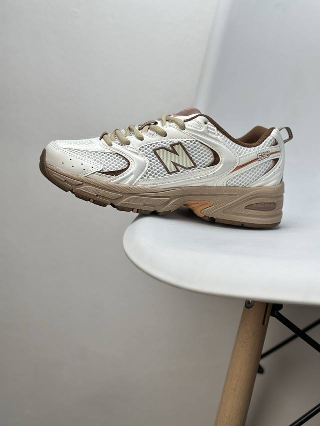 新品” 采用牛剖革组合网眼布鞋面材质#独立3层组合大底私模#中底嵌入Abzorb缓震物料#外置耐磨防滑橡胶大底联乘日本潮流生活方式品牌Niko And X Nb