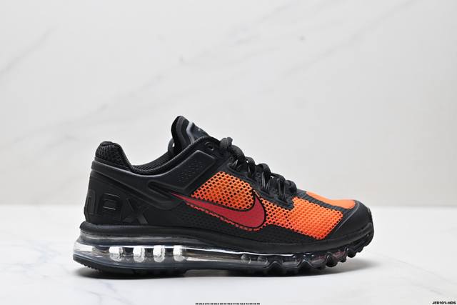 公司级Nike Air Max 2013 联名气垫跑鞋 整体依旧以Stussy标志性的麻布编织材质覆盖 鞋身大面积采用了网眼材质为主 并且后跟部分还带有反勾Sw