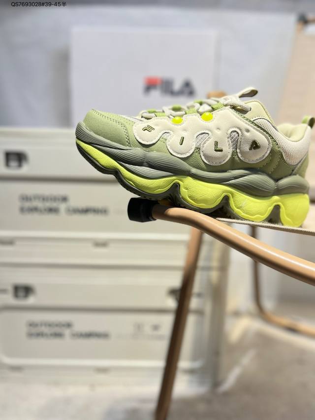 Fila Fusion 斐乐 潮牌低帮运动休闲鞋 Filafusion主要以时尚运动文化 跨界联名为主 结合当下广受欢迎的滑板街篮 棒球、骑行等时尚运动 运用拼