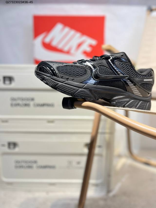 Nike V5 Rnr 舒适百搭防滑耐磨 低帮跑步鞋 舒适有型适合日常穿着该鞋款延续千禧年经典设计搭载泡绵中底厚实而轻盈匠心细节巧搭立体耐克勾标志焕新演绎复古跑