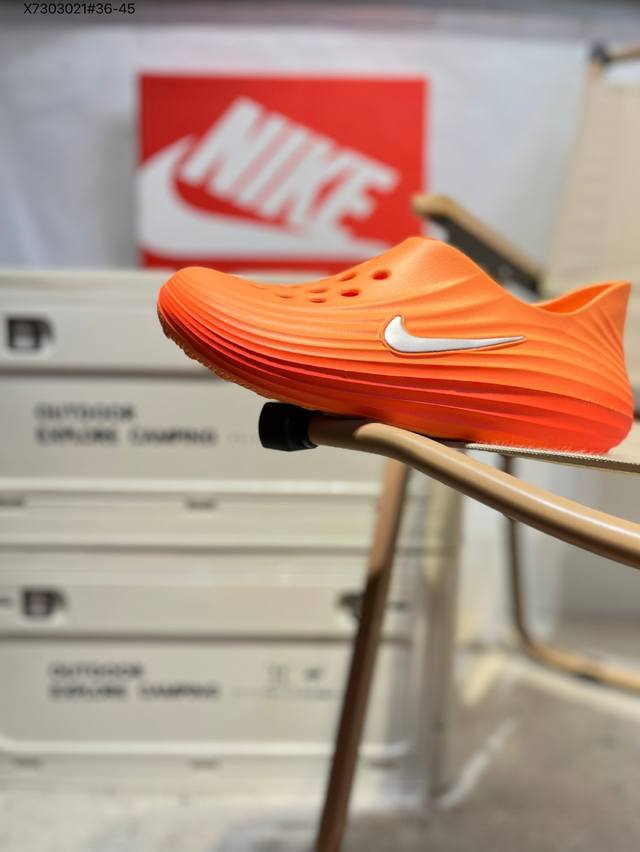 Nike Reactx Rejuven8 男子凉鞋采用质感柔软且出众回弹的 Reactx泡绵，缔造非凡舒适的日常穿着体验，助你保持活力。鞋面透气孔设计，营造出色