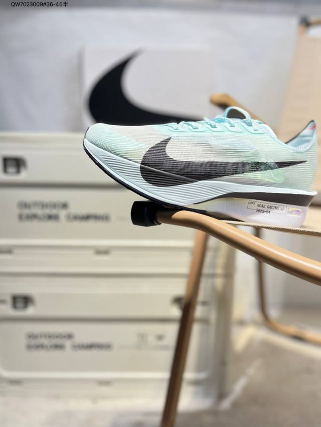Nike Zoomx Vaporfly Next% 4 马拉松系列公路竞速超轻缓震跑步鞋 Hf6412-400 #鞋款轻盈，同时保持出色性能表现。此鞋款质感轻盈