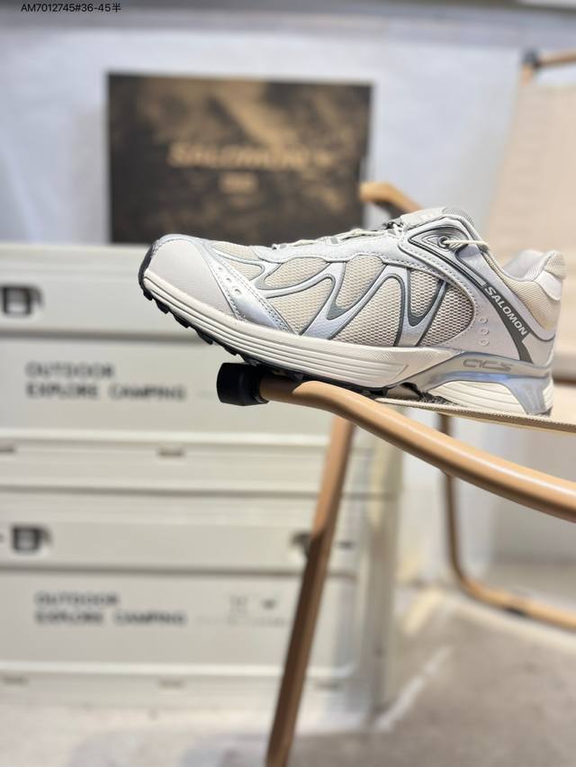 Salomon萨洛蒙 Xt-Whisper 时尚 舒适減震防滑耐磨 低帮跑步鞋鞋面采用Sensifit贴合技术 全方位贴合包裹脚型 鞋跟部鞋底牵引设计 提供强大