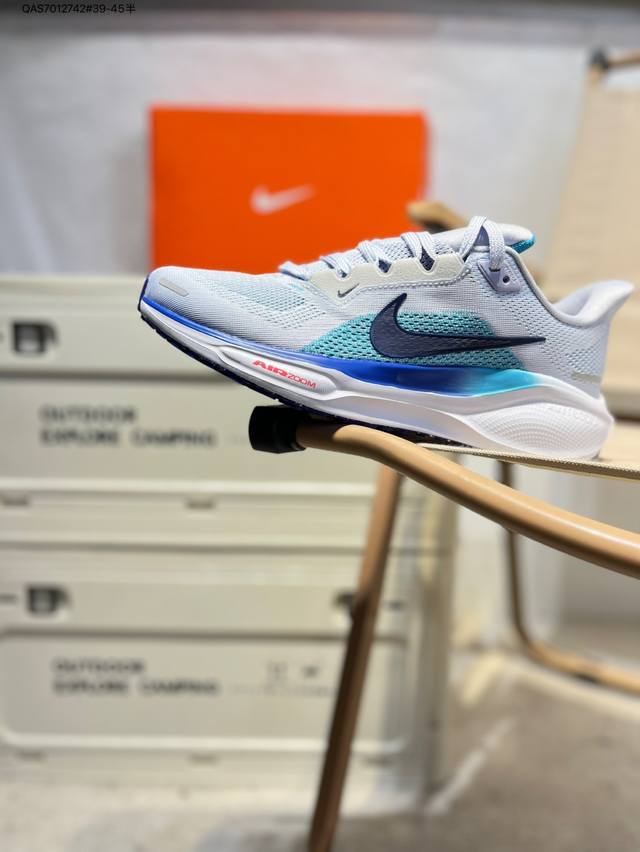 Nk Air Zoom Pegasus 41 登月跑鞋 登月41代超轻网面跑步鞋 脚跟区域营造出色舒适度，而在鞋底部分，搭载全掌型Zoom Air配置耐克网面透