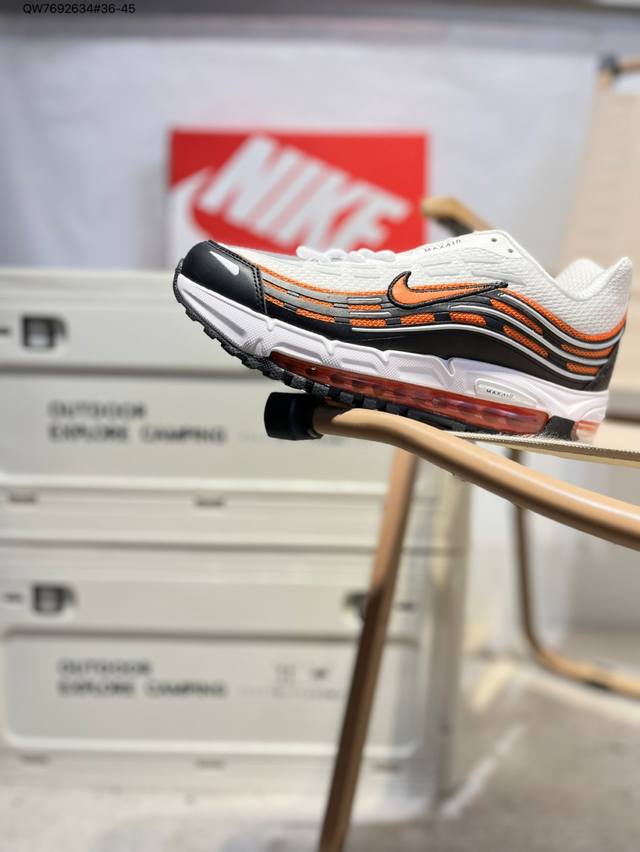 耐克 Nike Air Max 97 小勾子弹复古全掌气垫休闲运动鞋，正确子弹头鞋型 鞋身Swoosh视觉呈现效果。 以创新搭载可视全掌Max Air和演绎疾速