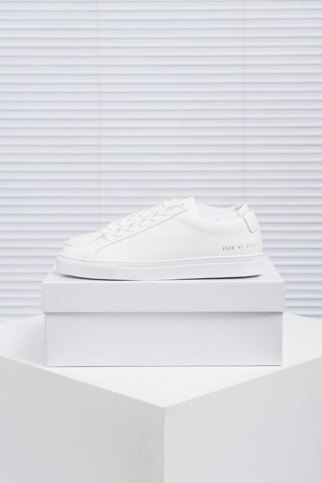 核心私 Common Projects 扁头小白鞋 经典小白鞋 为了此款鞋子做到极致 已经报废几双原鞋 力争做好1.1 独家磨具 进口皮料 还原度最高 可提供原