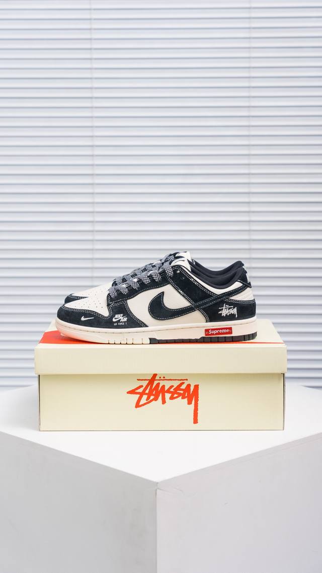 核心私 Nike Dunk 全套原楦原模倾力打造完美版型 独家原厂航空铝磨具打磨大底 鞋头坡度极致还原 无解鞋型 原盒原配 圈内天花板工艺 原厂冲刀 超高清洁度