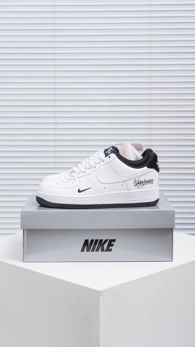 核心私 Air Force 1 原装级别 原楦头原纸板 打造纯正空军版型专注外贸渠道 全掌内置蜂窝气垫 原盒配件 原厂中底钢印、拉帮完美 货号：Zh0316 1