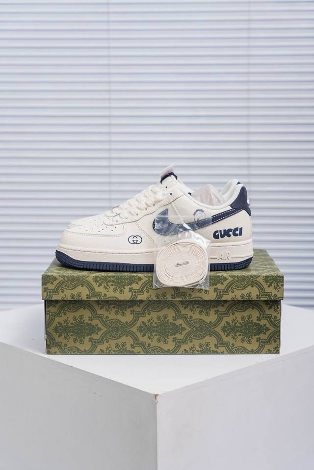 核心私 Air Force 1 原装级别 原楦头原纸板 打造纯正空军版型专注外贸渠道 全掌内置蜂窝气垫 原盒配件 原厂中底钢印、拉帮完美 货号：Qw5836 0