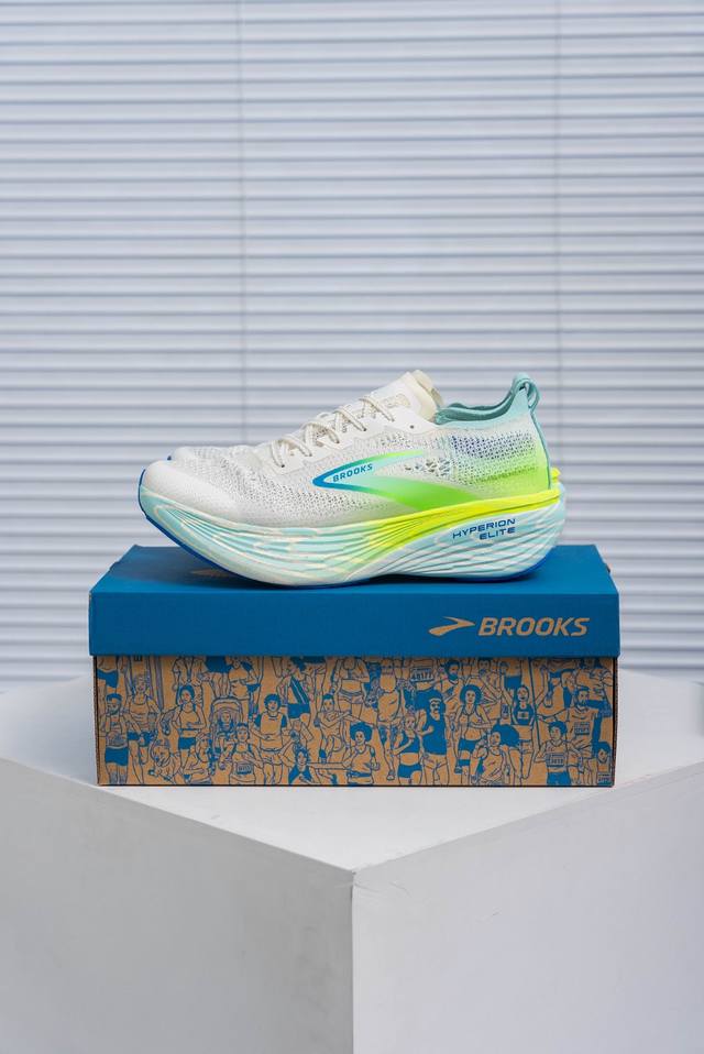 核心私 Brooks Hyperion Elite 4 布鲁克斯龙卷风4 休闲透气缓震运动鞋 尺码：36 37 37.5 38 38.5 39 40 40.5